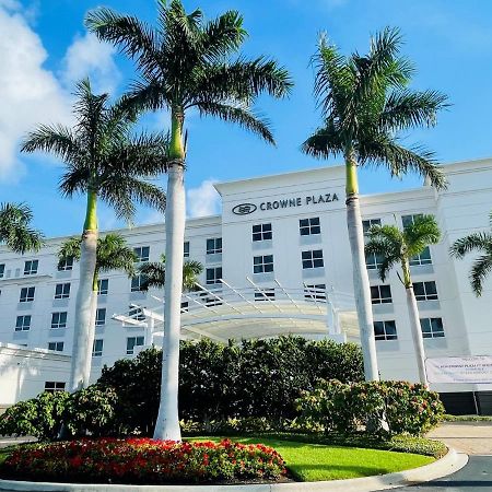 מלון פורט מאיירס Crowne Plaza Ft Myers Gulf Coast By Ihg מראה חיצוני תמונה